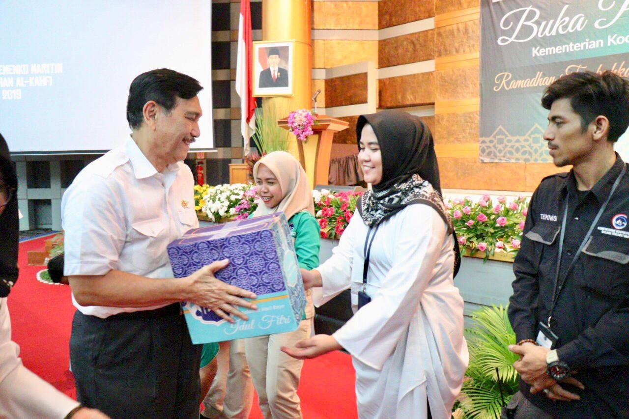 Menko Luhut : Semangat Persatuan dan Kasih Sayang Masih Ada Dalam Diri Kita WhatsApp_Image_2019-05-27_at_21.45.11