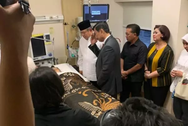 Menko Luhut Beri Penghormatan Terakhir Pada Alm. Ani Yudhoyono IMG-20190601-WA0037