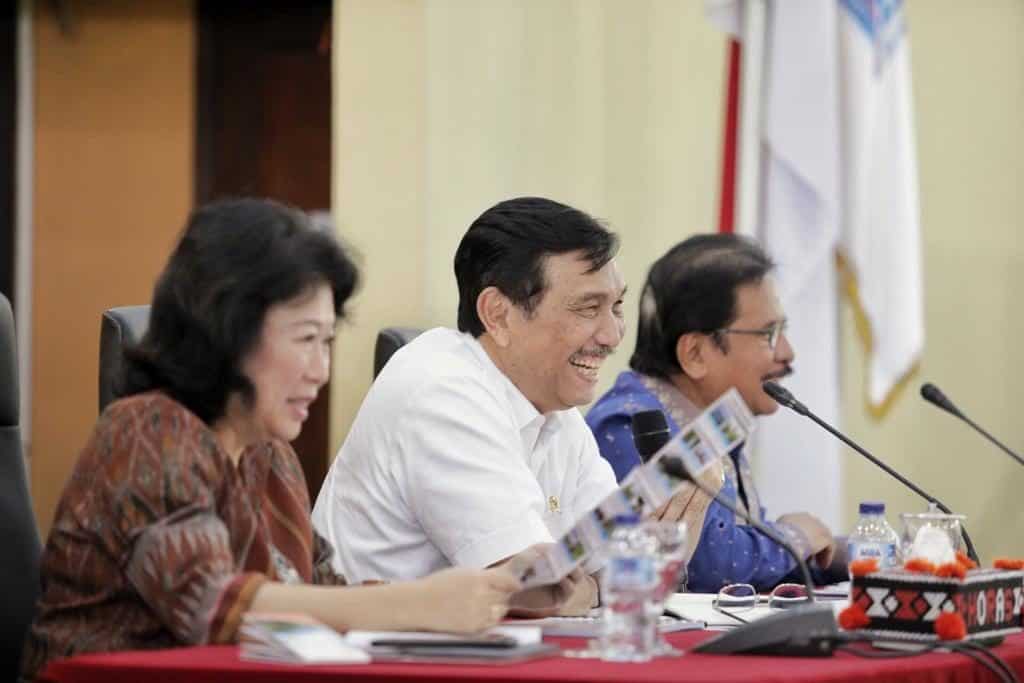 Menko Luhut: Percepatan Pembangunan Destinasi Super Prioritas Butuh Komando yang Jelas Menko Luhut: Percepatan Pembangunan Destinasi Super Prioritas Butuh Komando Yang Jelas