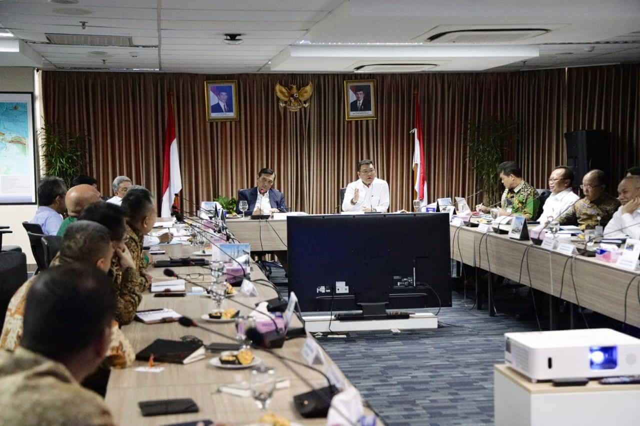 Menko Bidang Kemaritiman Luhut B. Pandjaitan memimpin Rapat Koordinasi Pengelolaan Lahan Gambut yang Berkelanjutan Menko Bidang Kemaritiman Luhut B. Pandjaitan memimpin Rapat Koordinasi Pengelolaan Lahan Gambut yang Berkelanjutan