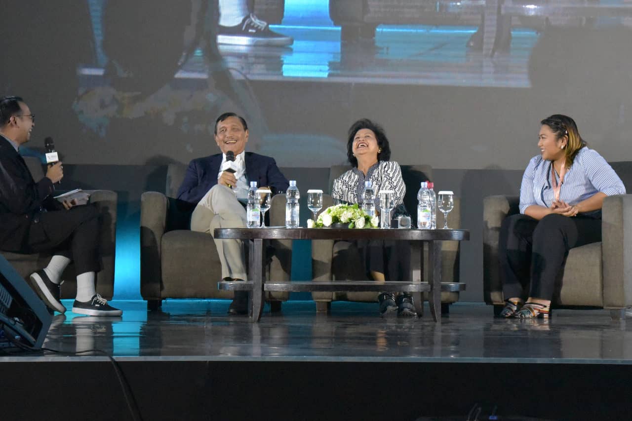 Menko Bidang Kemaritiman Luhut B. Pandjaitan dalam acara talk show wealth wisdom Permata Bank Menko Bidang Kemaritiman Luhut B. Pandjaitan dalam acara talk show wealth wisdom Permata Bank