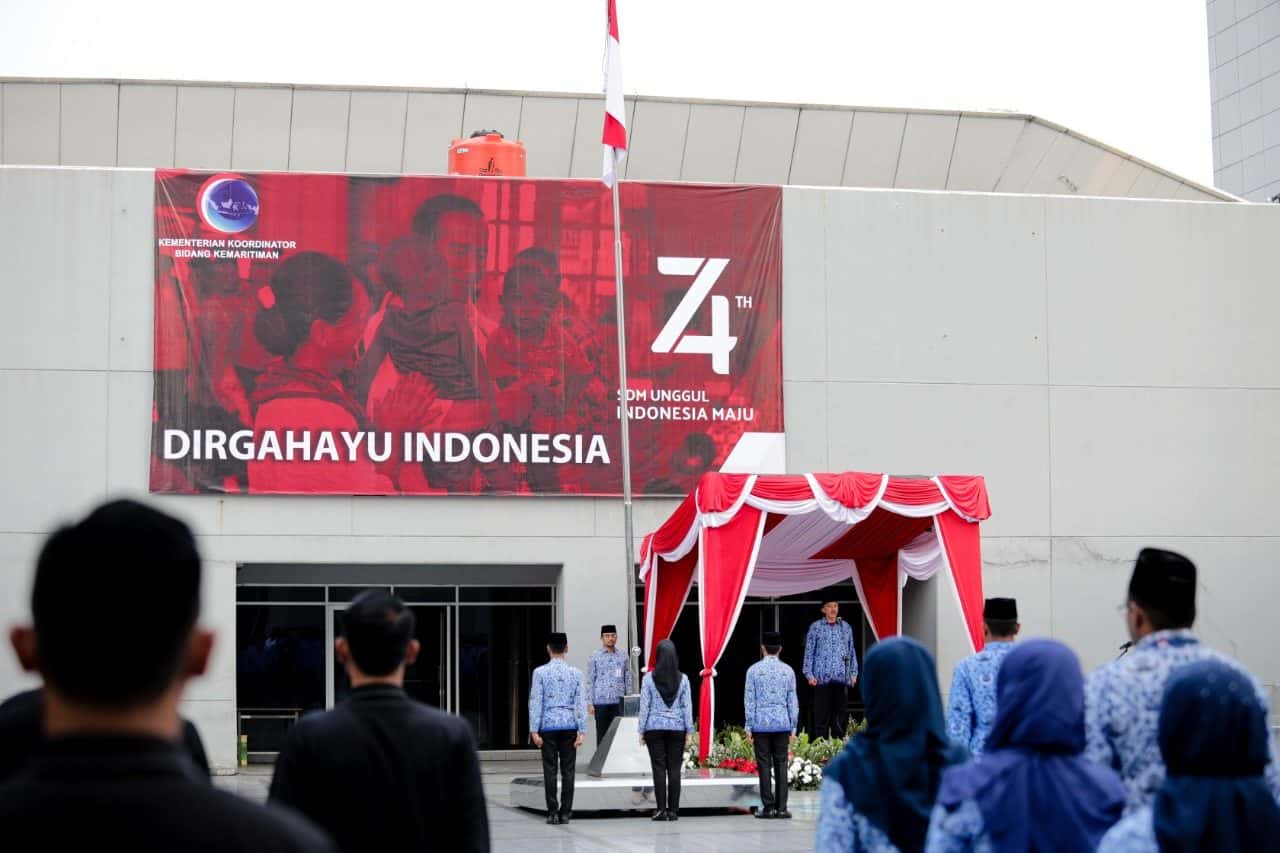 Kemenko Bidang Kemaritiman Adakan Upacara Peringatan Kemerdekaan RI ke-74 Upacara memperingati Hari Kemerdekaan Republik Indonesia tanggal 17 Agustus 2019 ruang lingkup Kementerian Koordinator Bidang Kemaritiman