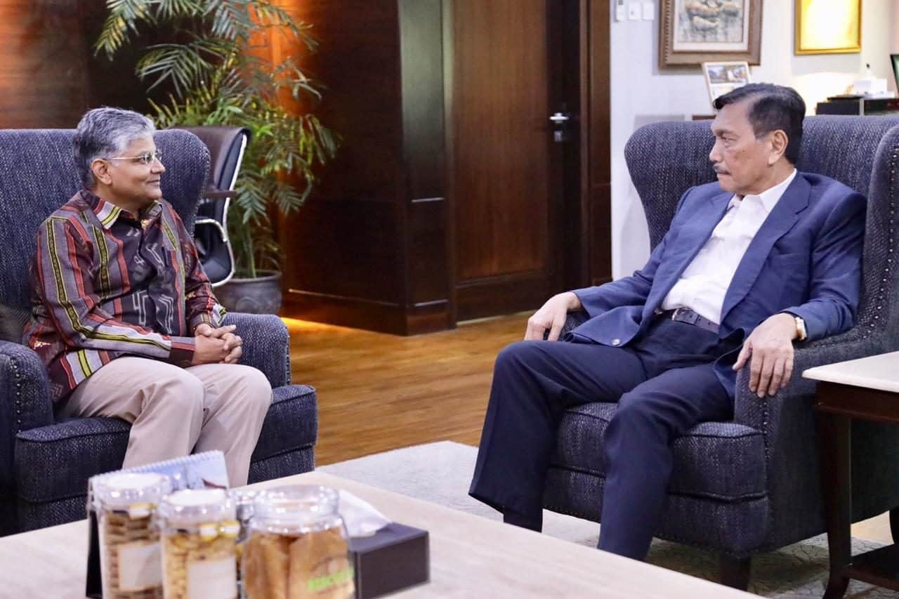 Menko Luhut Menerima Dubes India di Kantor Maritim Menko Luhut Menerima Dubes India di Kantor Maritim