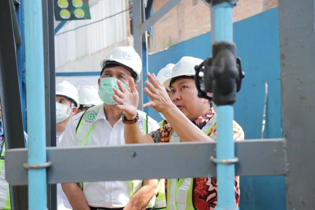 Menko Luhut Tinjau Pembangunan Islamic Center Sriwedari dan Pembangkit Listrik Tenaga Sampah di Solo Menko Luhut Tinjau Pembangunan Islamic Center Sriwedari dan Pembangkit Listrik Tenaga Sampah di Solo