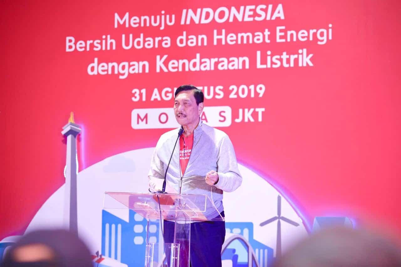 Menko Luhut menghadiri acara Pameran dan Parade Mobil Listrik Menko Luhut menghadiri acara Pameran dan Parade Mobil Listrik