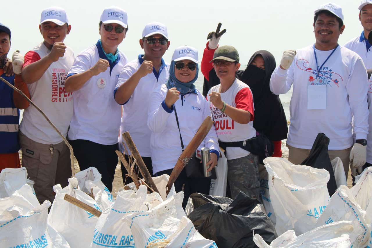 Aksi Bersih Pantai Cirebon Digelar Dalam Rangkaian