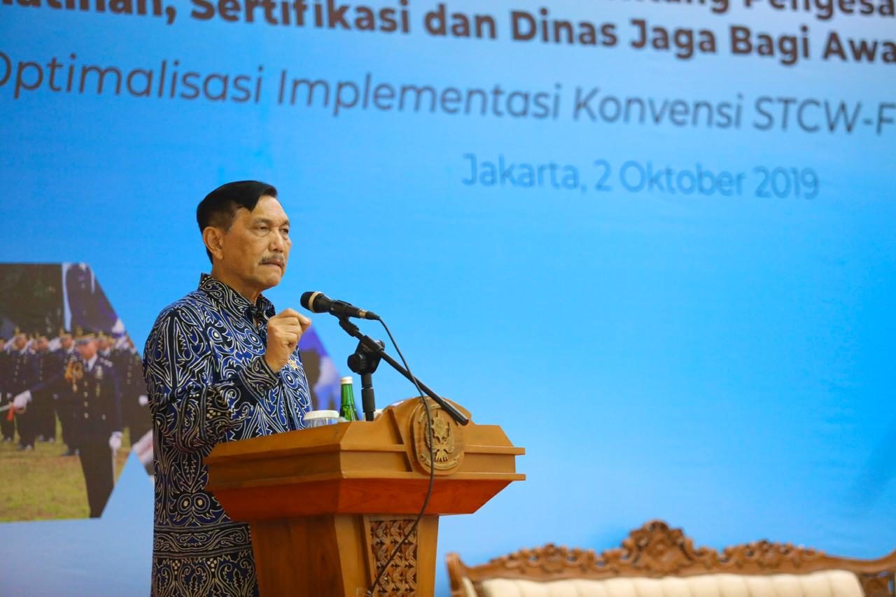 Menko Luhut Tegaskan Pentingnya Peningkatan Standar Pendidikan dan Pelatihan Awak Kapal Penangkap Ikan sektor Perikanan Indonesia Menko Luhut Tegaskan Pentingnya Pengamanan Awak Kapal Perikanan Indonesia