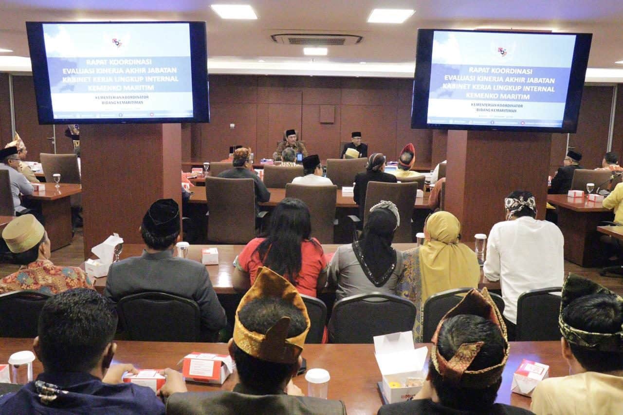 Menko Bidang Kemaritiman Luhut B. Pandjaitan Pimpin Rapat Evaluasi Kinerja Akhir Jabatan Kabinet Kerja Kemenko Bidang Kemaritiman Rapat Evaluasi Kerja Akhir Jabatan Kabinet Kerja Lingkup Internal Kemenko Bidang Kemaritiman