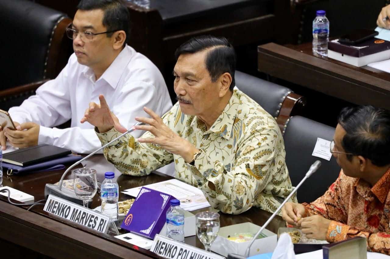 Menko Luhut: Hyundai Akan Investasi Mobil Listrik Sebesar USD 1 Miliar Menko Luhut: Hyundai Akan Investasi Mobil Listrik Sebesar USD 1 Miliar