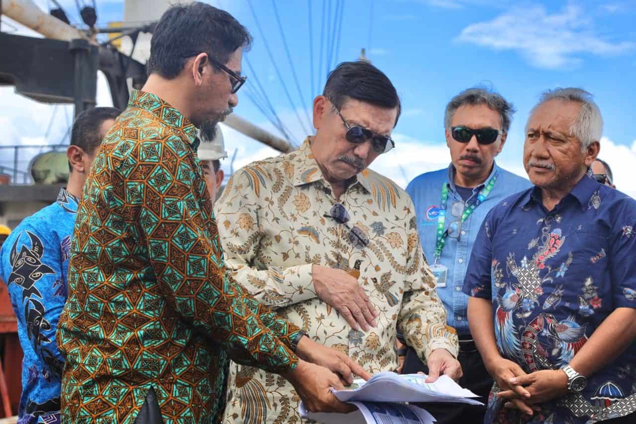Menko Luhut Mengunjungi Kawasan Ekonomi Khusus (KEK) Sorong, Papua Barat Menko Luhut Mengunjungi Kawasan Ekonomi Khusus (KEK) Sorong, Papua Barat