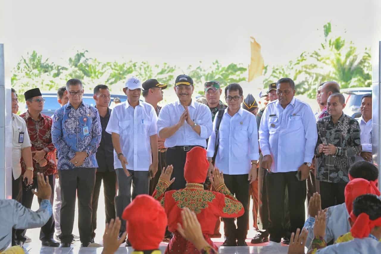 Menko Luhut Kunjungi Aceh Singkil : Kita Benahi Menko Luhut Kunjungi Aceh Singkil : Kita Benahi