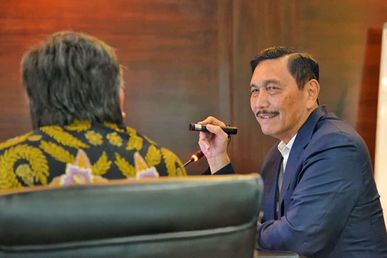 Menko Luhut Meeting dengan Menristek Auto Draft