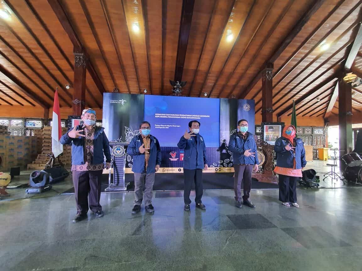 Perkuat Destinasi Pariwisata dan Industri Kreatif di Jawa Tengah, Fasilitasi Pendaftaran Indikasi Geografis Kopi Arabika Pegunungan Dieng Banjarnegara Perkuat Destinasi Pariwisata dan Industri Kreatif di Jawa Tengah, Fasilitasi Pendaftaran Indikasi Geografis Kopi Arabika Pegunungan Dieng Banjarnegara
