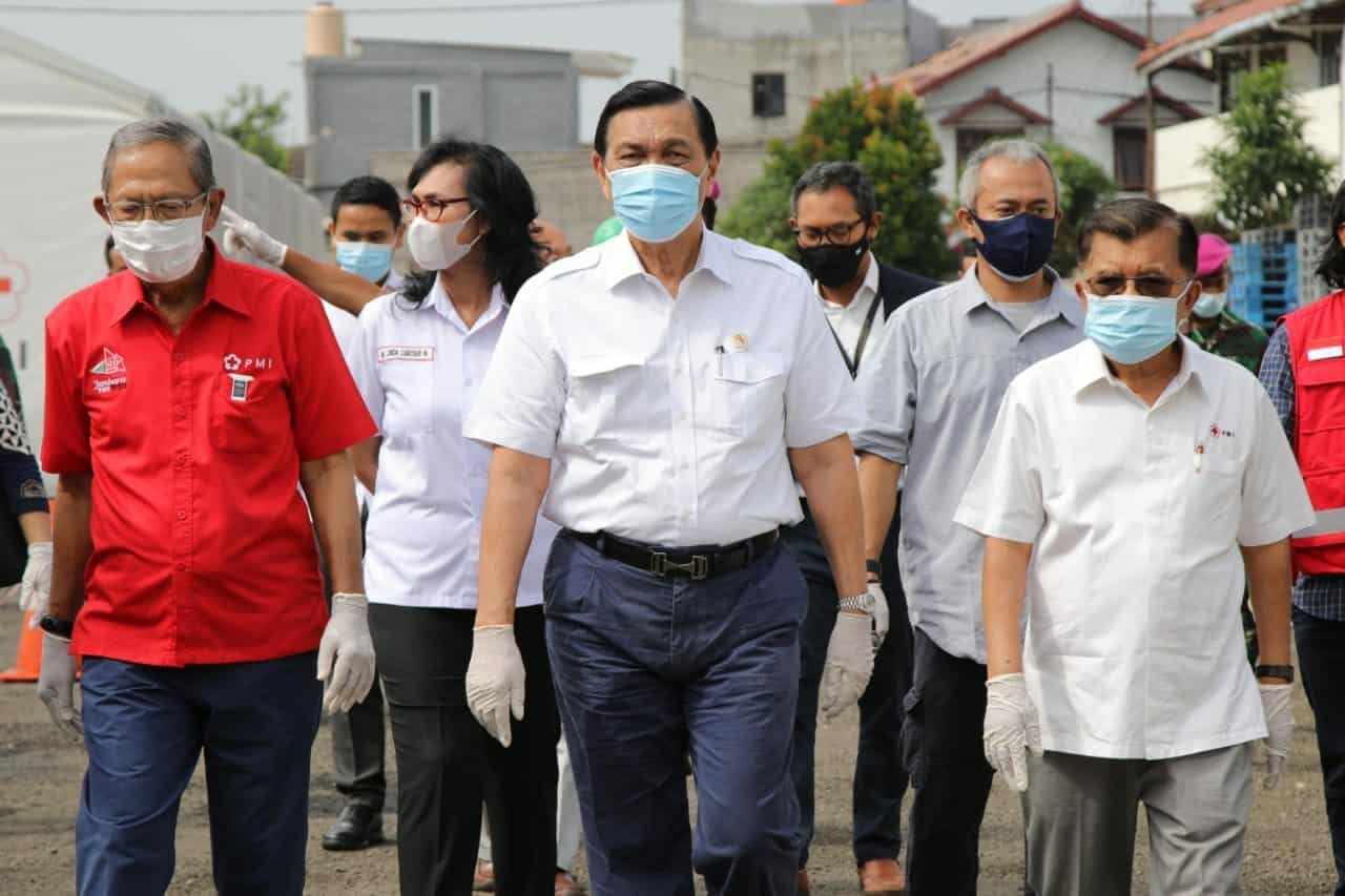 Menko Marves Luhut Mengunjungi PMI Pusat Menko Marves Luhut Mengunjungi PMI Pusat
