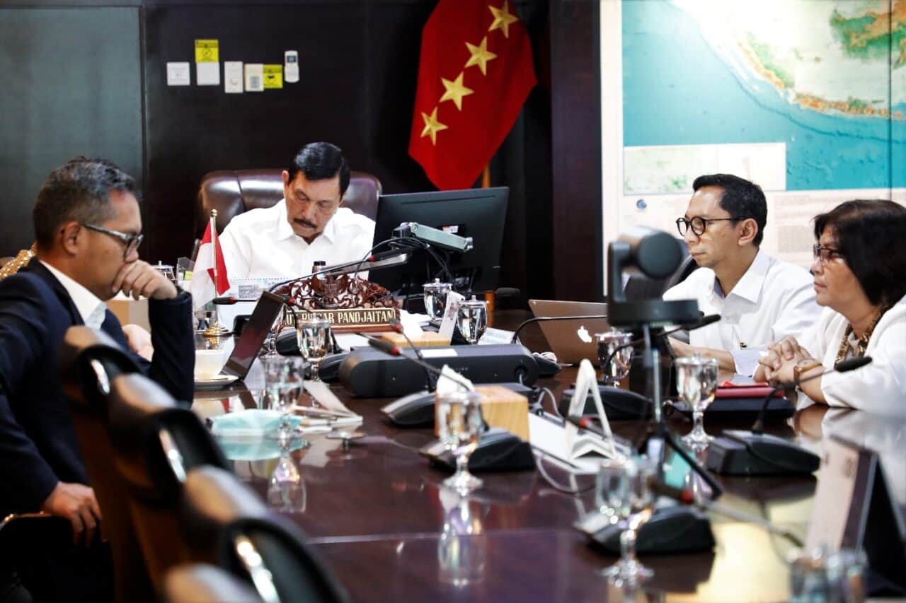 Menko Marves Luhut Melakukan Vidcon Terkait Ratas Laporan Komite Penanganan Covid-19 Dan Ekonomi Nasional Menko Marves Luhut Melakukan Vidcon Terkait Ratas Laporan Komite Penanganan Covid-19 Dan Ekonomi Nasional