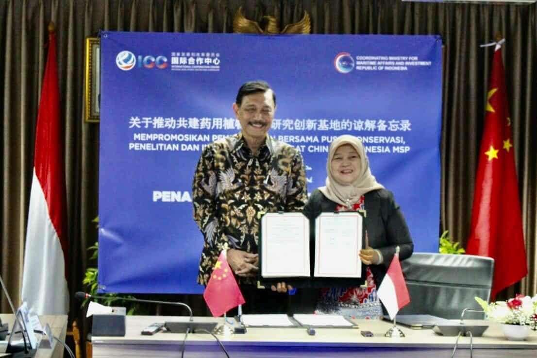 Menko Luhut Melakukan Vidcon Bersama Vice Chairman NDRC Menko Luhut Melakukan Vidcon Bersama Vice Chairman NDRC