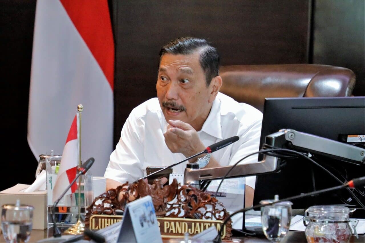 Menko Marves Luhut Meeting Bersama Ade Warsita Dan Purbaya Terkait Pendederan Dan Pembesaran Lobster Menko Marves Luhut Meeting Bersama Ade Warsita Dan Purbaya Terkait Pendederan Dan Pembesaran Lobster