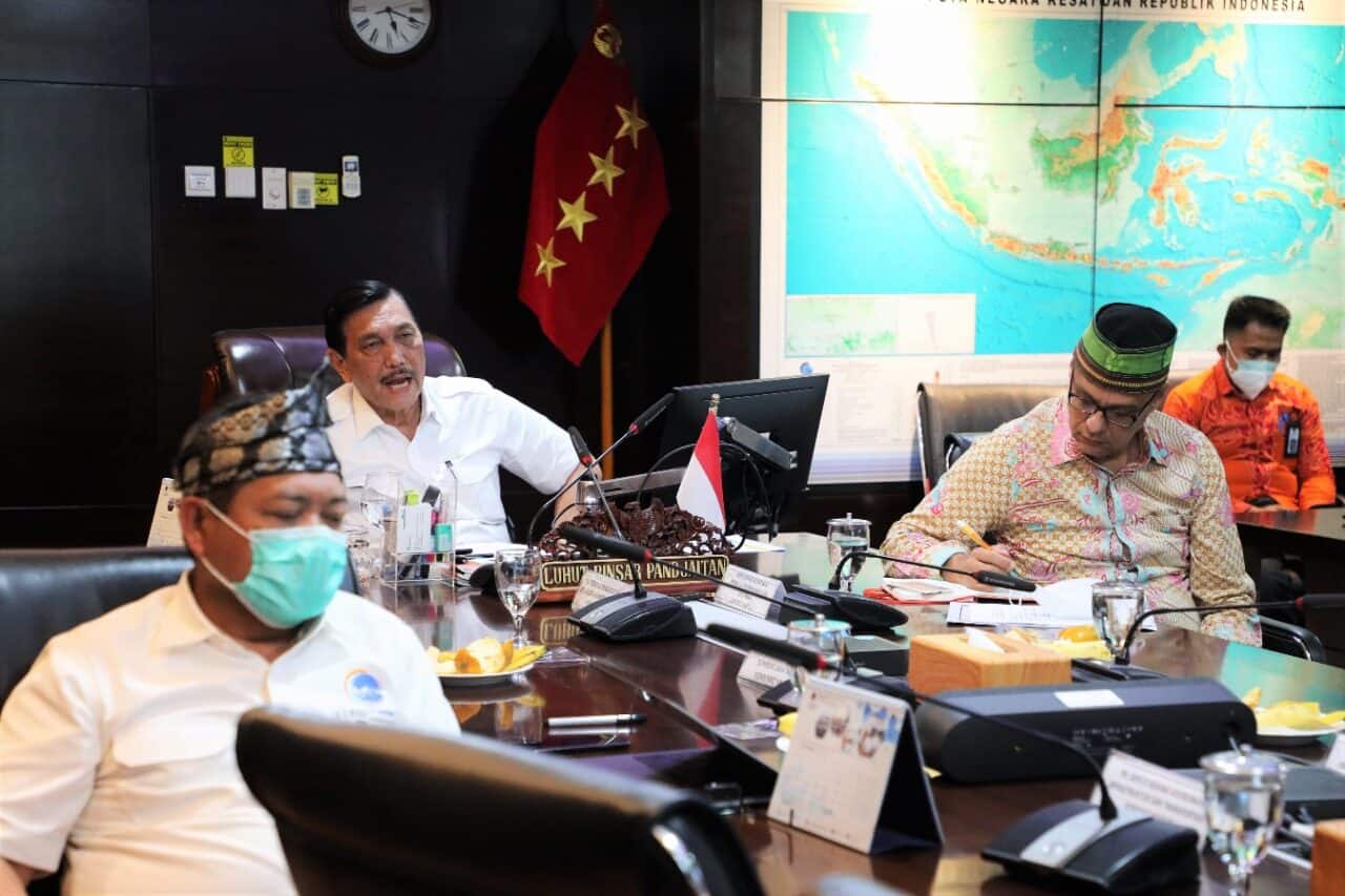 Menko Luhut Menghadiri Rakor Evaluasi Load Factor Angkatan Udara Menko Luhut Menghadiri Rakor Evaluasi Load Factor Angkatan Udara