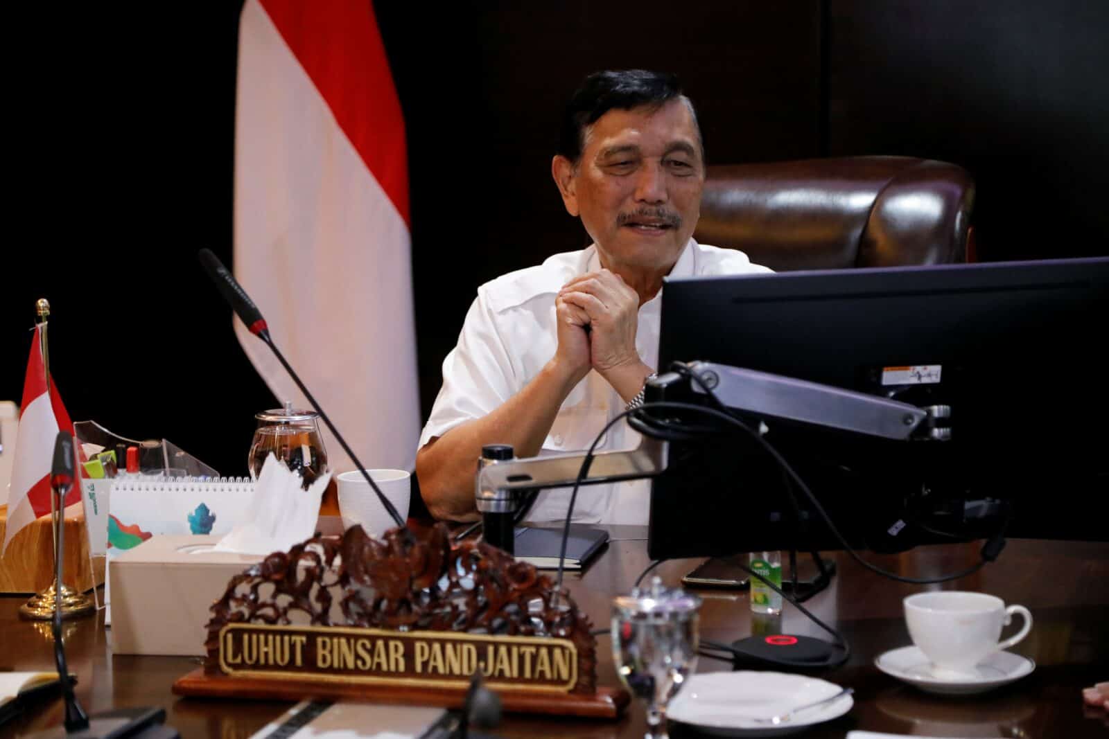 Menko Luhut Hadiri Meeting Virtual Hilirisasi Industri Mineral dan Green Energy MenkVidcon Meeting ttg Hilirisasi Industri Mineral dan Green Energy di Kantor Maritim (Arden)
