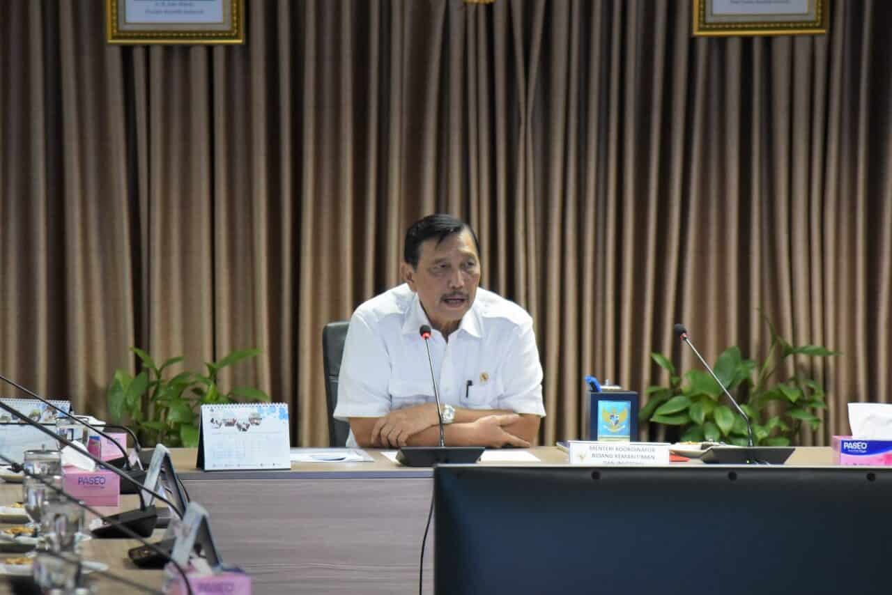 Menko Luhut Pimpin Rakor Ranjutan Peningkatan Lifting Minyak Bumi. Menko Luhut Pimpin Rakor Ranjutan Peningkatan Lifting Minyak Bumi.