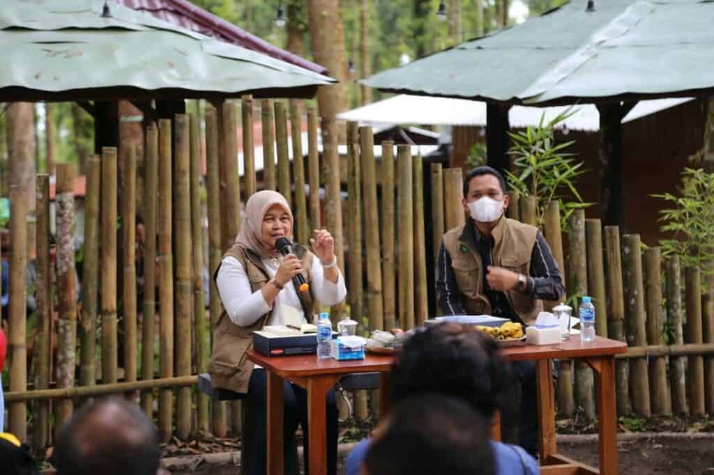 Dorong Pembangunan Ekonomi Berbasis Perhutanan Sosial, Pemerintah Lakukan Tinjauan Lapangan di KUPS Wono Lestari Lumajang Dorong Pembangunan Ekonomi Berbasis Perhutanan Sosial, Pemerintah Lakukan Tinjauan Lapangan di KUPS Wono Lestari Lumajang