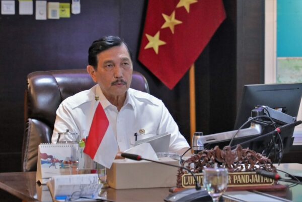 Tekan Penularan Virus Corona di Jateng, Menko Luhut Minta Masyarakat Isolasi di Fasilitas Pemerintah Tekan Penularan Virus Corona di Jateng, Menko Luhut Minta Masyarakat Isolasi di Fasilitas Pemerintah