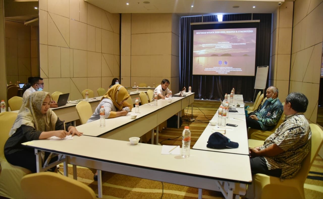 Telaah Rencana Kebijakan Pembangunan Lewat FGD, Kemenko Marves Bahas Kekayaan Intelektual Komunal dan Resiliensi Masyarakat Pesisir Telaah Rencana Kebijakan Pembangunan Lewat FGD, Kemenko Marves Bahas Kekayaan Intelektual Komunal dan Resiliensi Masyarakat Pesisir