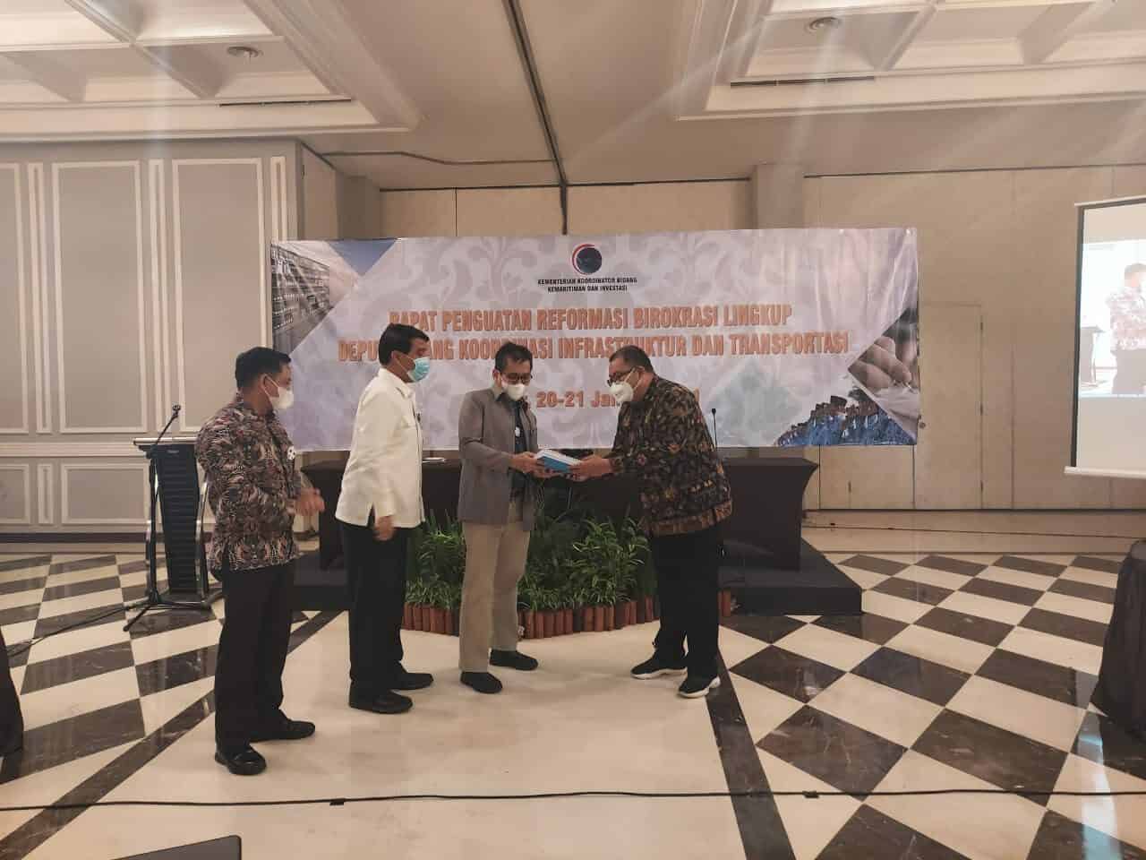 Deputi 3 Berkomitmen untuk Menguatkan Reformasi Birokrasi Bidang Infrastruktur dan Transportasi di Tahun 2021 Deputi 3 Berkomitmen untuk Menguatkan Reformasi Birokrasi Bidang Infrastruktur dan Transportasi di Tahun 2021