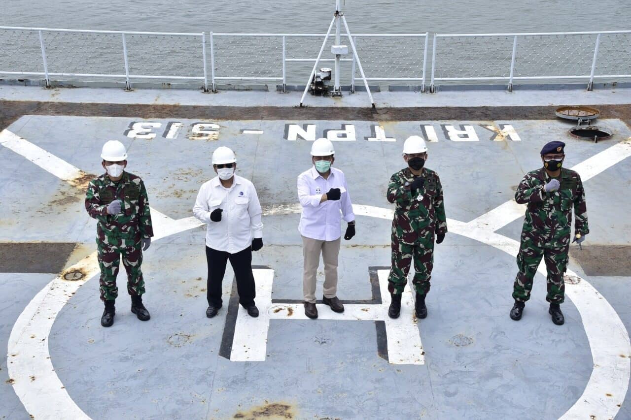 Deputi Bidang Koordinasi Sumber Daya Maritim Tinjau Eks KRI Untuk Dijadikan Terumbu Karang Buatan Deputi Bidang Koordinasi Sumber Daya Maritim Tinjau Eks KRI Untuk Dijadikan Terumbu Karang Buatan