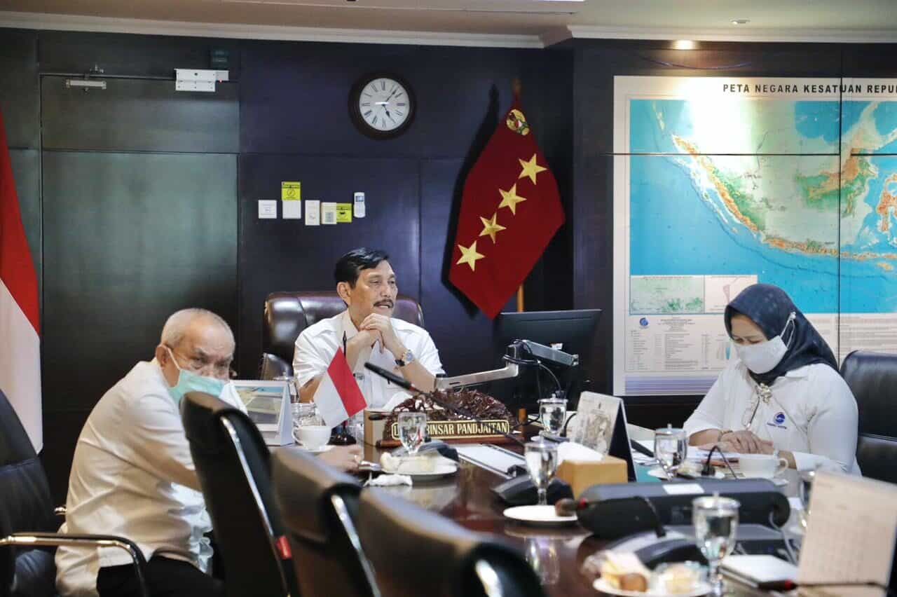 Menko Luhut Pimpin Video Conference Rapat Koordinasi Pendanaan Rehabilitasi Mangrove Menko Luhut Vidcon Rakor Pendanaan Rehabilitasi Mangrove di Kantor Marves, Senin (25/01).