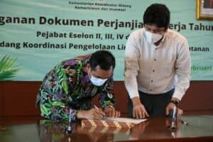 Tandatangani PK Seluruh Pejabat dan Staf Tahun 2021, Deputi Nani Hendiarti Tekankan Pentingnya Kerja Sama Semua Lini