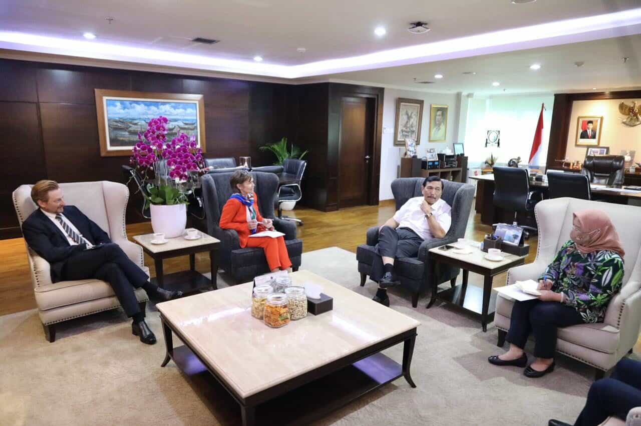 Menko Luhut menerima Duta Besar Swedia Menko Luhut menerima Duta Besar Swedia di Kantor Marves