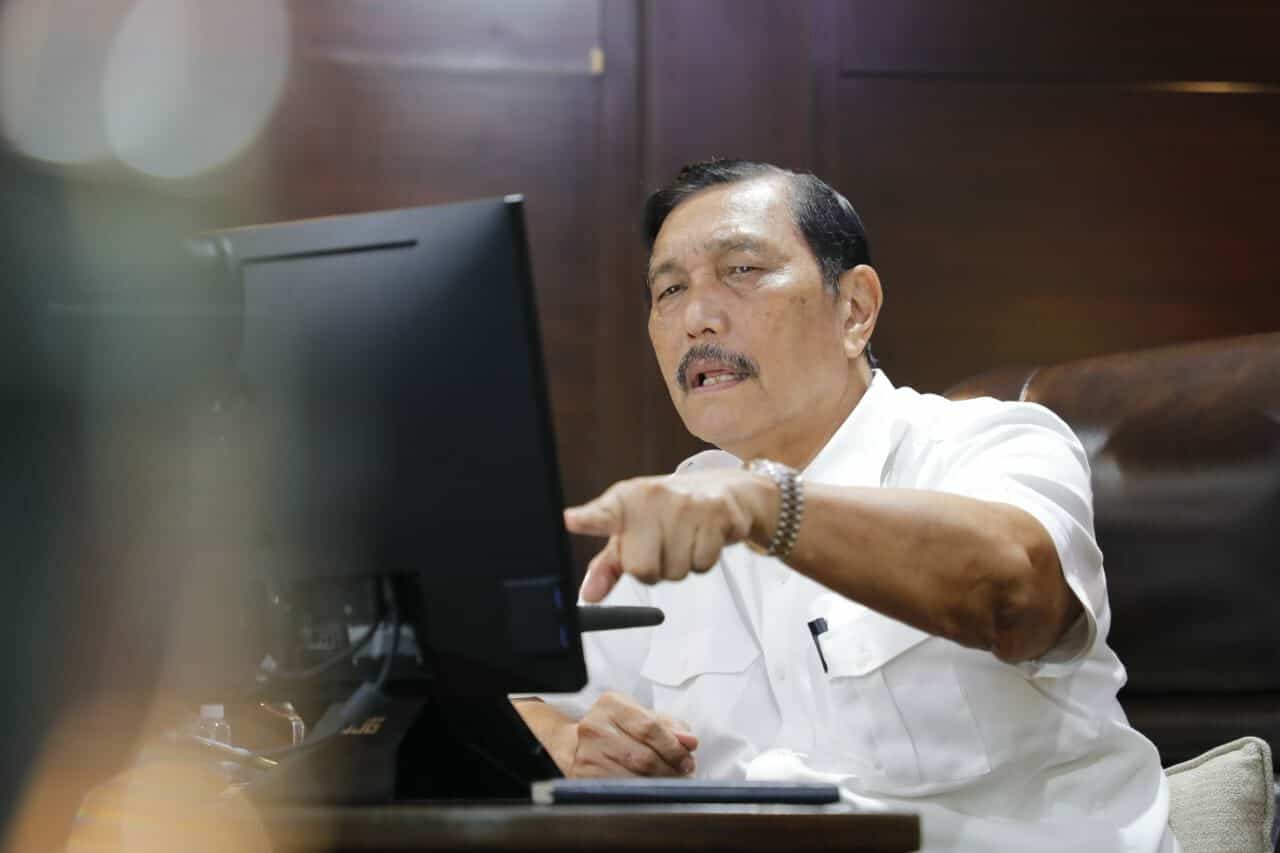 Menko Luhut Pimpin Video Conference Bersama dengan Tesla Energy Stabilisator Group Menko Luhut Vidcon dengan Tesla Energy Stabilisator Group di Kantor Marves (Copy)