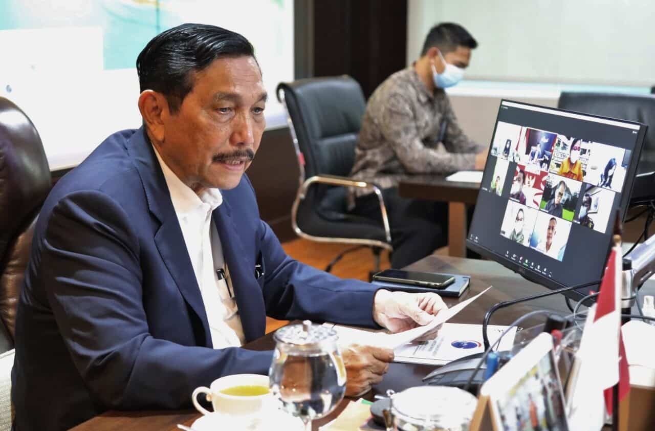 Menko Luhut Vidcon Rakor Percepatan Perizinan Vaksin Sinovac Bulk dan Novavax Menko Luhut Vidcon Rakor Percepatan Perizinan Vaksin Sinovac Bulk dan Novavax
