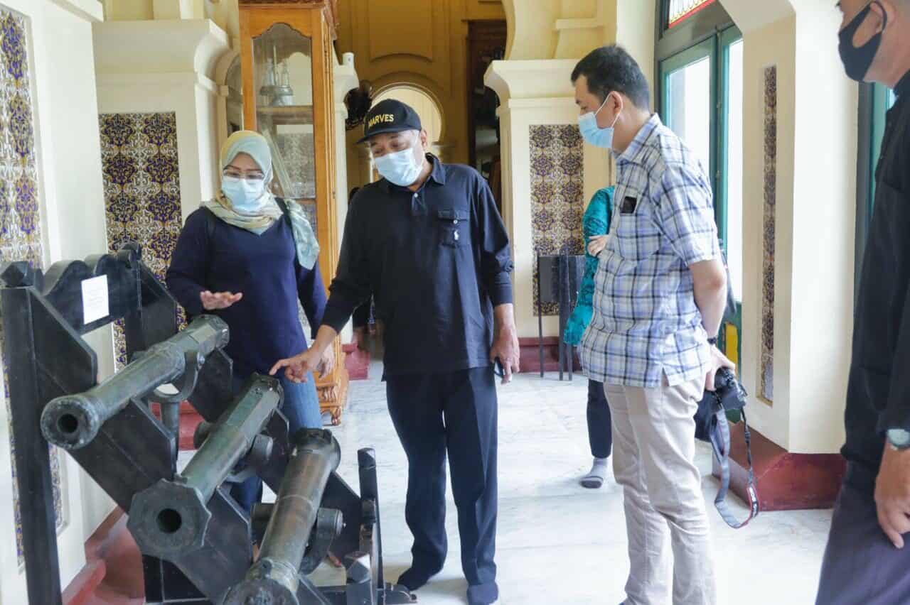 Kemenko Marves Kunjungi Siak untuk Gali Jejak Budaya Melayu Sebagai Pilar Budaya Bahari Kemenko Marves Kunjungi Siak untuk Gali Jejak Budaya Melayu Sebagai Pilar Budaya Bahari
