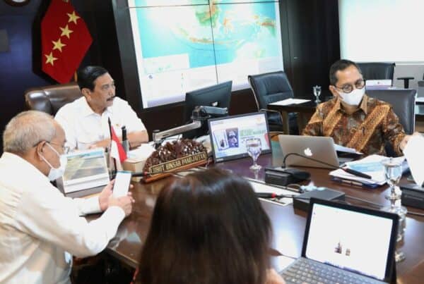 Menko Luhut: Pembangunan Infrastruktur di Jawa Timur Harus Disinergikan dengan Program Strategis Nasional Menko Luhut: Pembangunan Infrastruktur di Jawa Timur Harus Disinergikan dengan Program Strategis Nasional