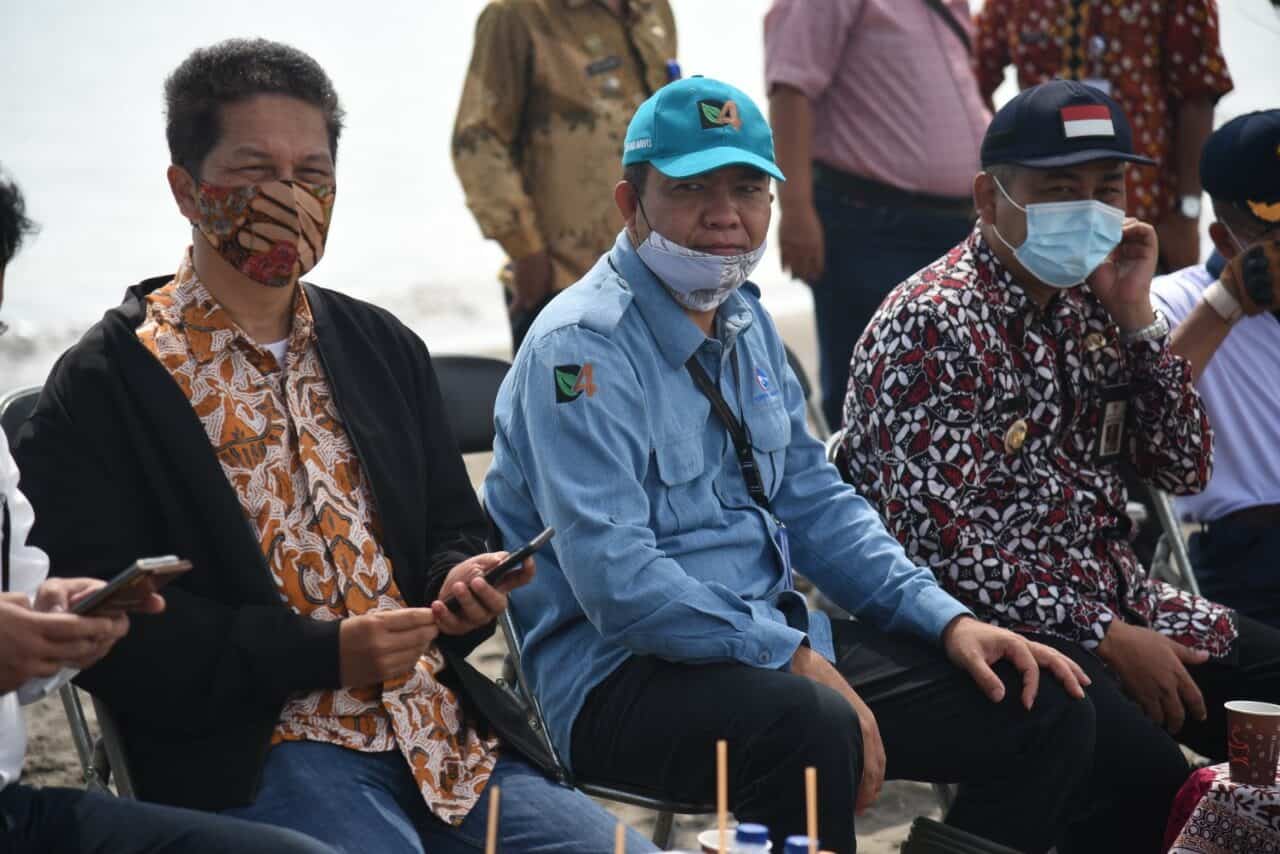 Kemenko Marves Kunjungi Lokasi Persemaian Mangrove Skala Besar dan Mangrove Center of Excellence di Brebes Kemenko Marves Kunjungi Lokasi Persemaian Mangrove Skala Besar dan Mangrove Center of Excellence di Brebes