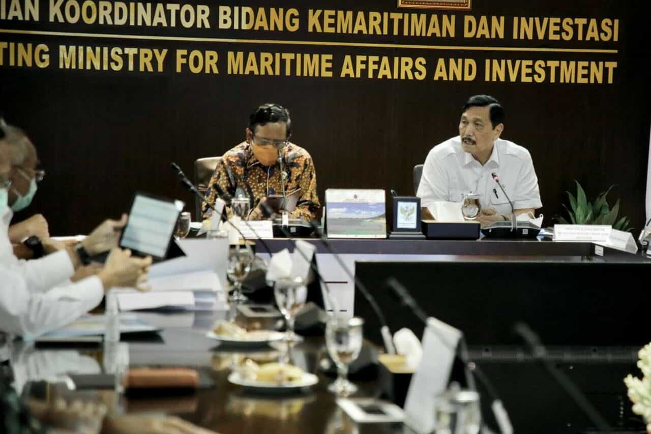 Menko Luhut Pimpin Rapat Koordinasi Tindak Lanjut Penangkapan Kapal Iran dan Panama Menko Luhut Rapat Koordinasi Tindak Lanjut Penangkapan Kapal Iran dan Panama