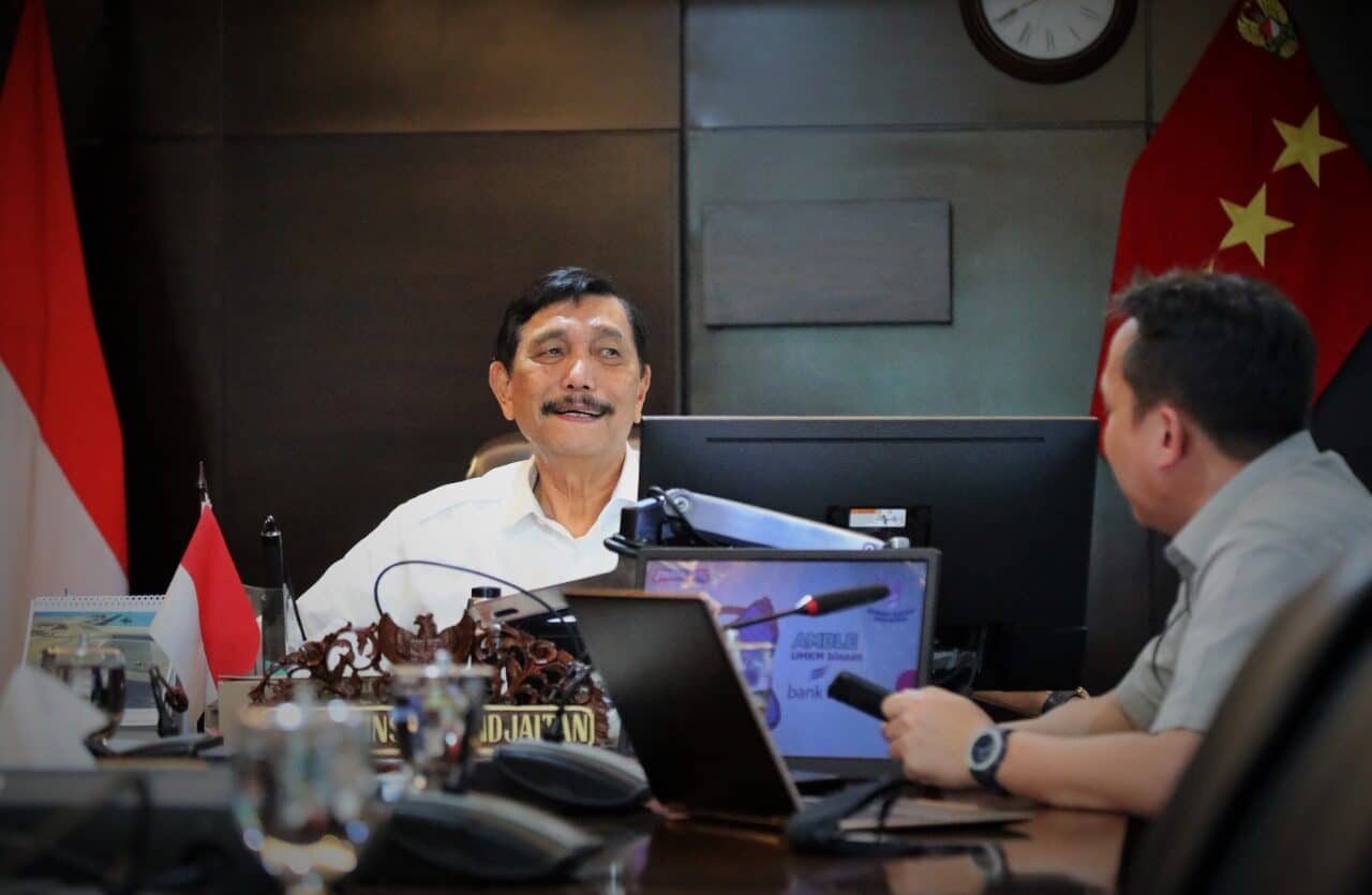 Menko Luhut Pimpin Video Conference Rapat Koordinasi Tentang Pembiayaan Tol Sumatera Menko Luhut Pimpin Video Conference Rapat Koordinasi Tentang Pembiayaan Tol Sumatera