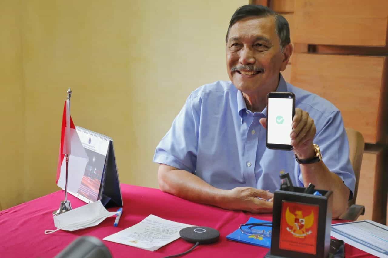 Resmikan Kampanye Gernas BBI dan BBWI “UKM Jabar Paten”, Menko Luhut Apresiasi Kolaborasi Solid Pemerintah dan UMKM Resmikan Kampanye Gernas BBI dan BBWI “UKM Jabar Paten”, Menko Luhut Apresiasi Kolaborasi Solid Pemerintah dan UMKM