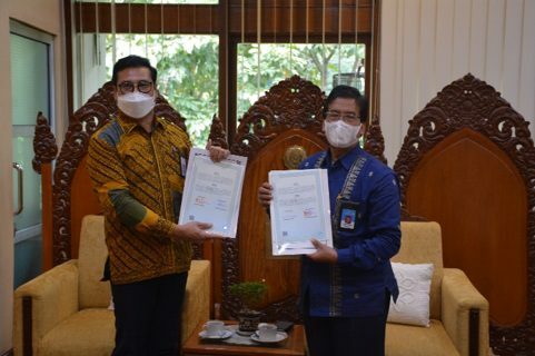 Kemenko Marves dan Universitas Negeri Sebelas Maret Resmi Jalin Kerja Sama dalam Bidang Pendidikan, Penelitian dan Pengabdian Kepada Masyarakat Kemenko Marves dan Universitas Negeri Sebelas Maret Resmi Jalin Kerja Sama dalam Bidang Pendidikan, Penelitian dan Pengabdian Kepada Masyarakat