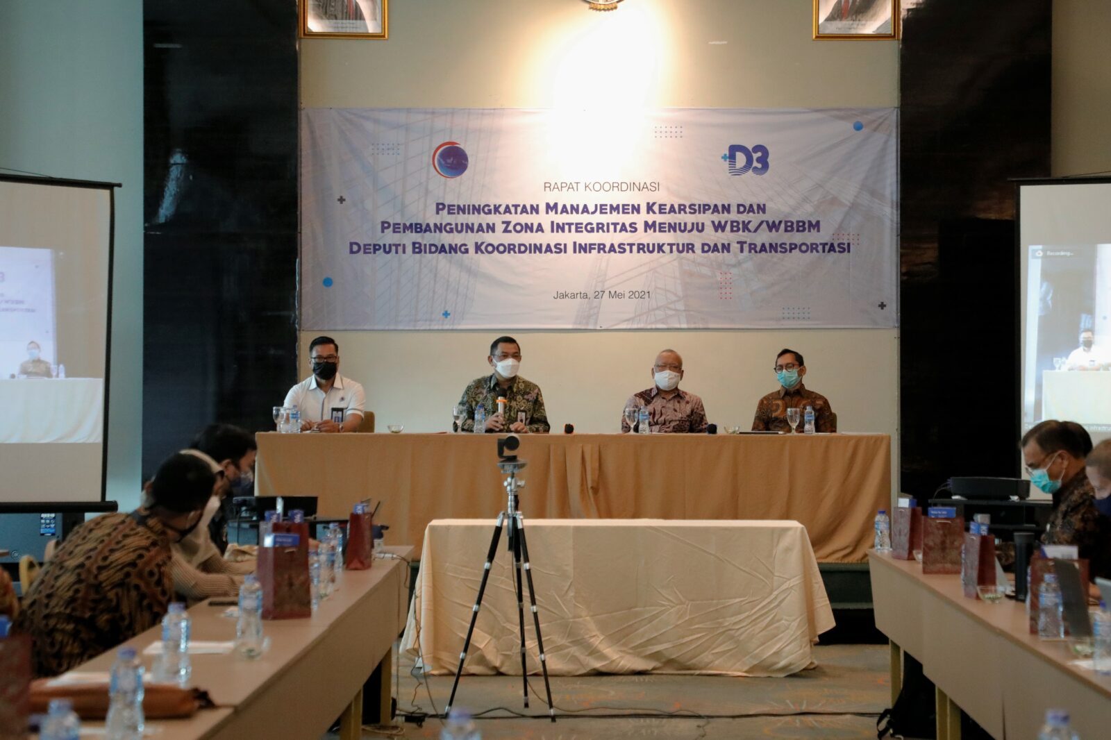 Wujudkan Reformasi Birokrasi, Deputi 3 Melaksanakan Rakor Percepatan Manajemen Kearsipan dan Penandatanganan Komitmen Zona Integritas Wujudkan Reformasi Birokrasi, Deputi 3 Melaksanakan Rakor Percepatan Manajemen Kearsipan dan Penandatanganan Komitmen Zona Integritas