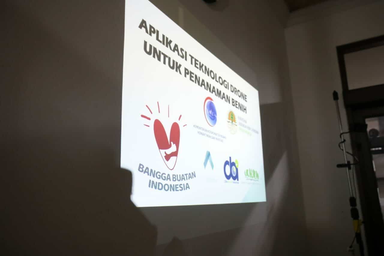 Kemenko Marves Optimalkan Teknologi Drone untuk Pelestarian Hutan Kemenko Marves Optimalkan Teknologi Drone untuk Pelestarian Hutan