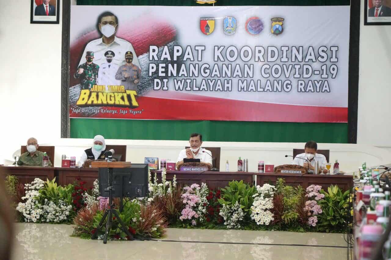 Menko Luhut melakukan Rakor Penanganan Covid-19 di Malang raya, Jawa Timur. WhatsApp Image 2021 08 18 at 11.58.33 AM 1