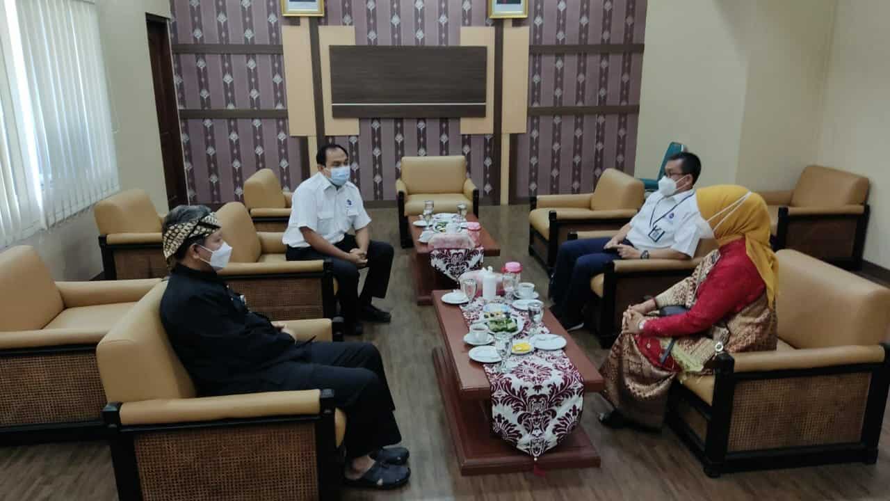 Perlu Dukungan Bahan Timbunan Infrastruktur Tol-Tanggul Laut Semarang-Demak dan Pengamanan Pesisir Pantai Utara Jawa Tengah, Kemenko Marves Adakan FGD WhatsApp Image 2021 09 01 at 09.54.15
