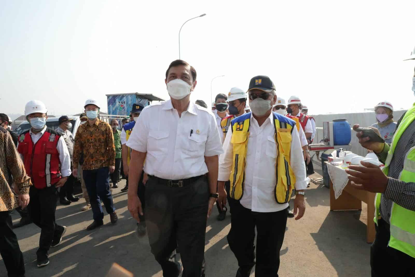 Menko Luhut dalam Kunjungan Kerja ke Proyek Cisumdawu. TOL 1
