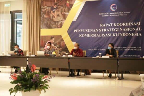 Gelar Rakor Penyusunan Strategi Nasional Komersialisasi Kekayaan Intelektual Indonesia, Kemenko Marves Minta Para Pihak Bersinergi dan Berkolaborasi WhatsApp Image 2021 10 22 at 19.46.32