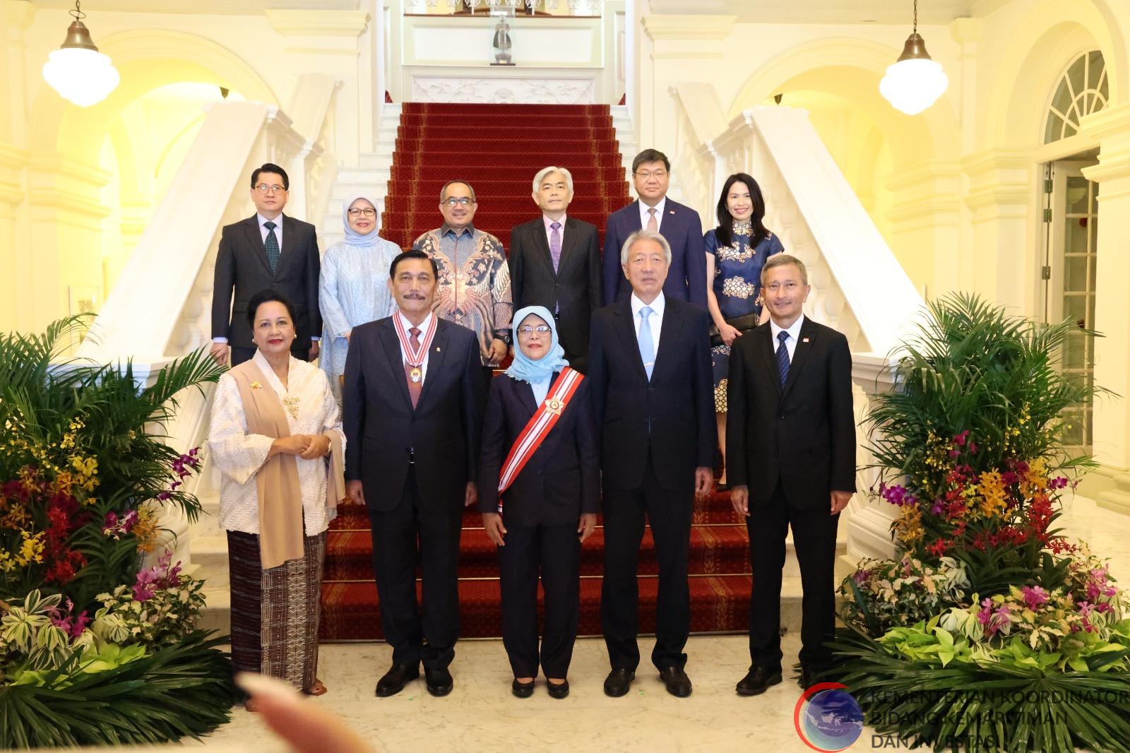 Menko Luhut Terima Darjah Utama Bakti Cemerlang dari Pemerintah Singapura