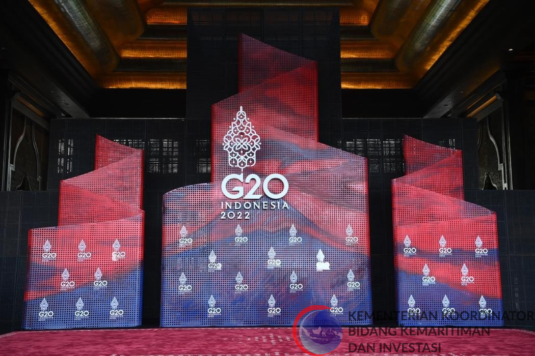 President Jokowi Welcomes Heads of G20 Delegates with a Three Flames Backdrop