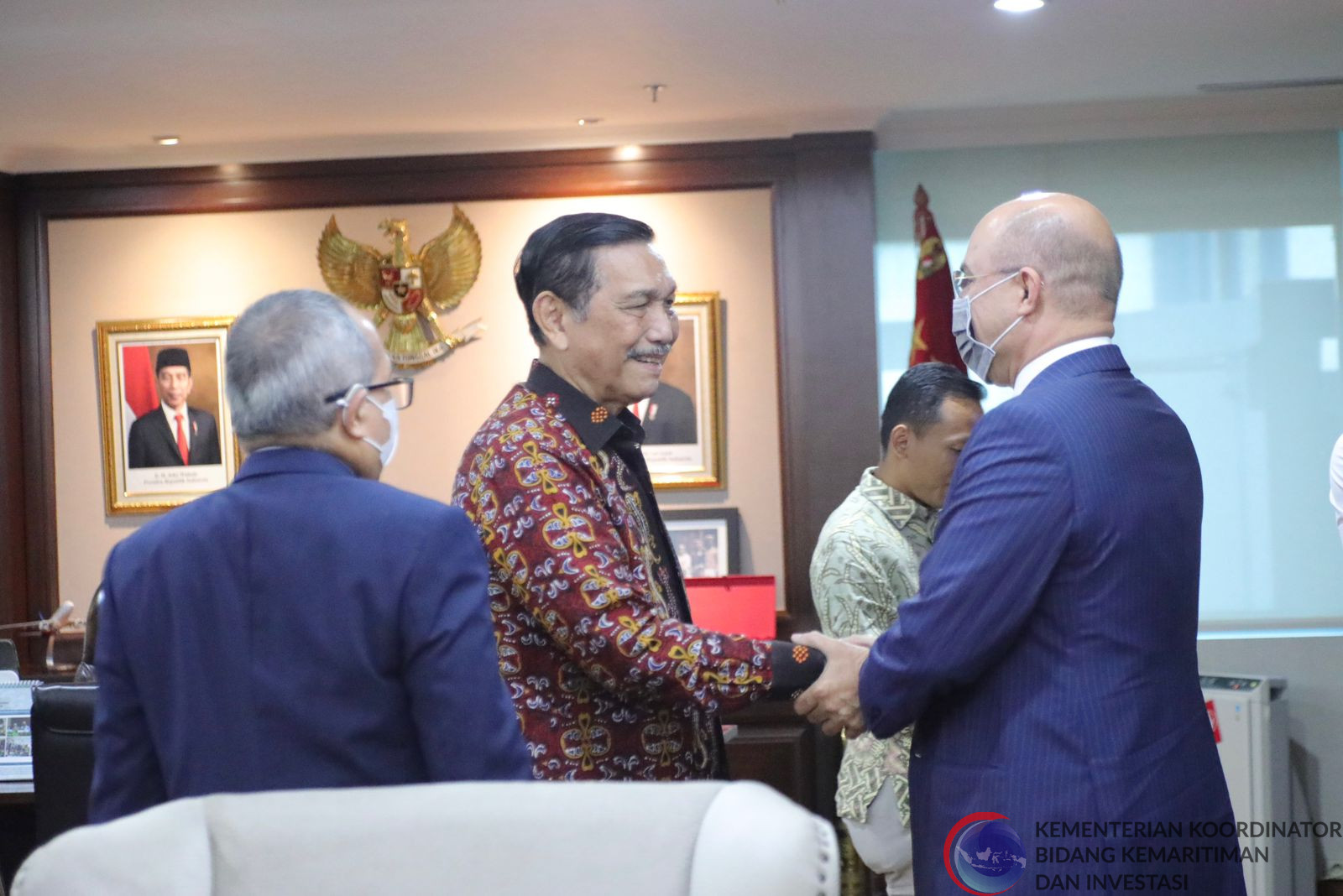 Menko Marves Meeting dengan Pak Mohammed Alardhi (Investcorp Executive Chairman)